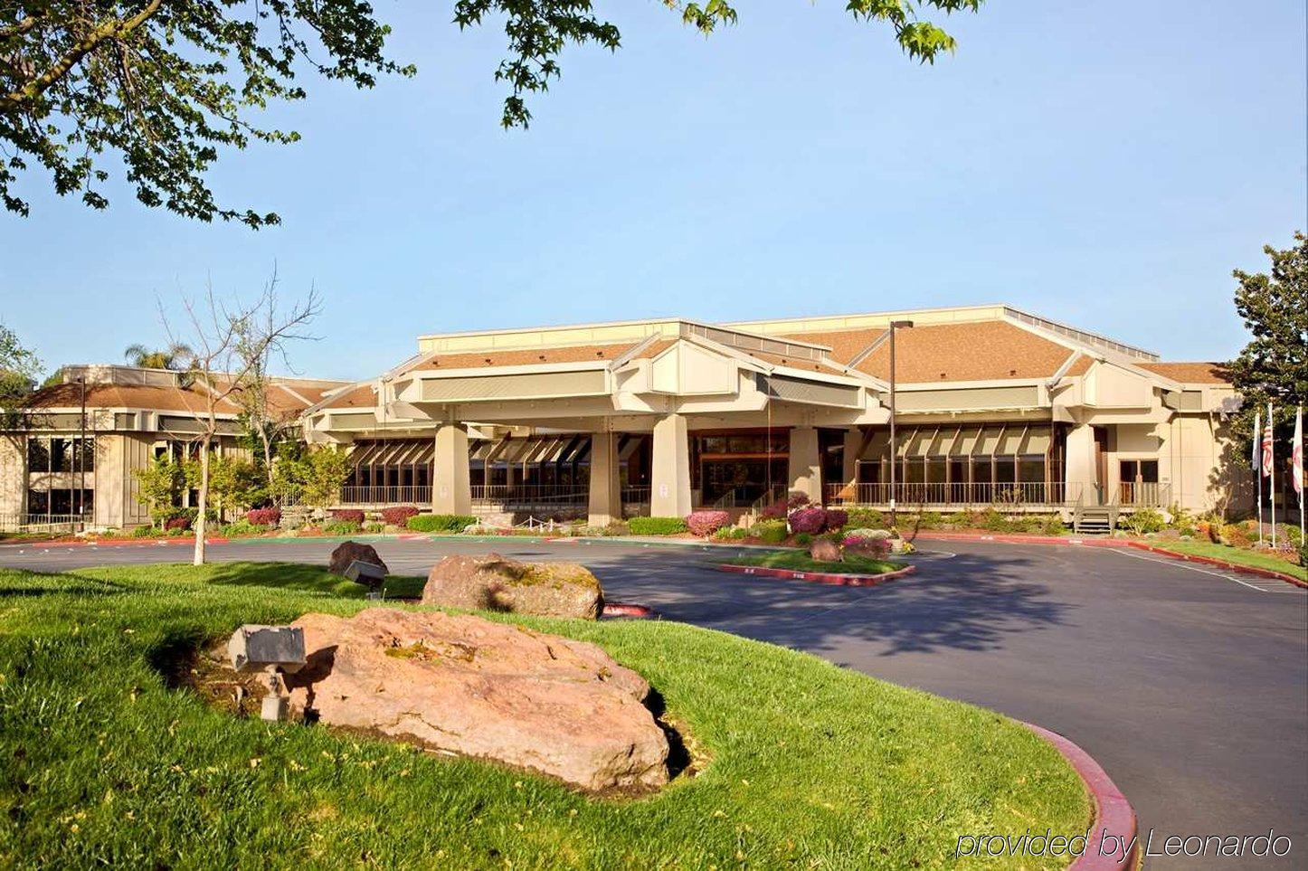 Hotel Doubletree By Hilton Sacramento Extérieur photo