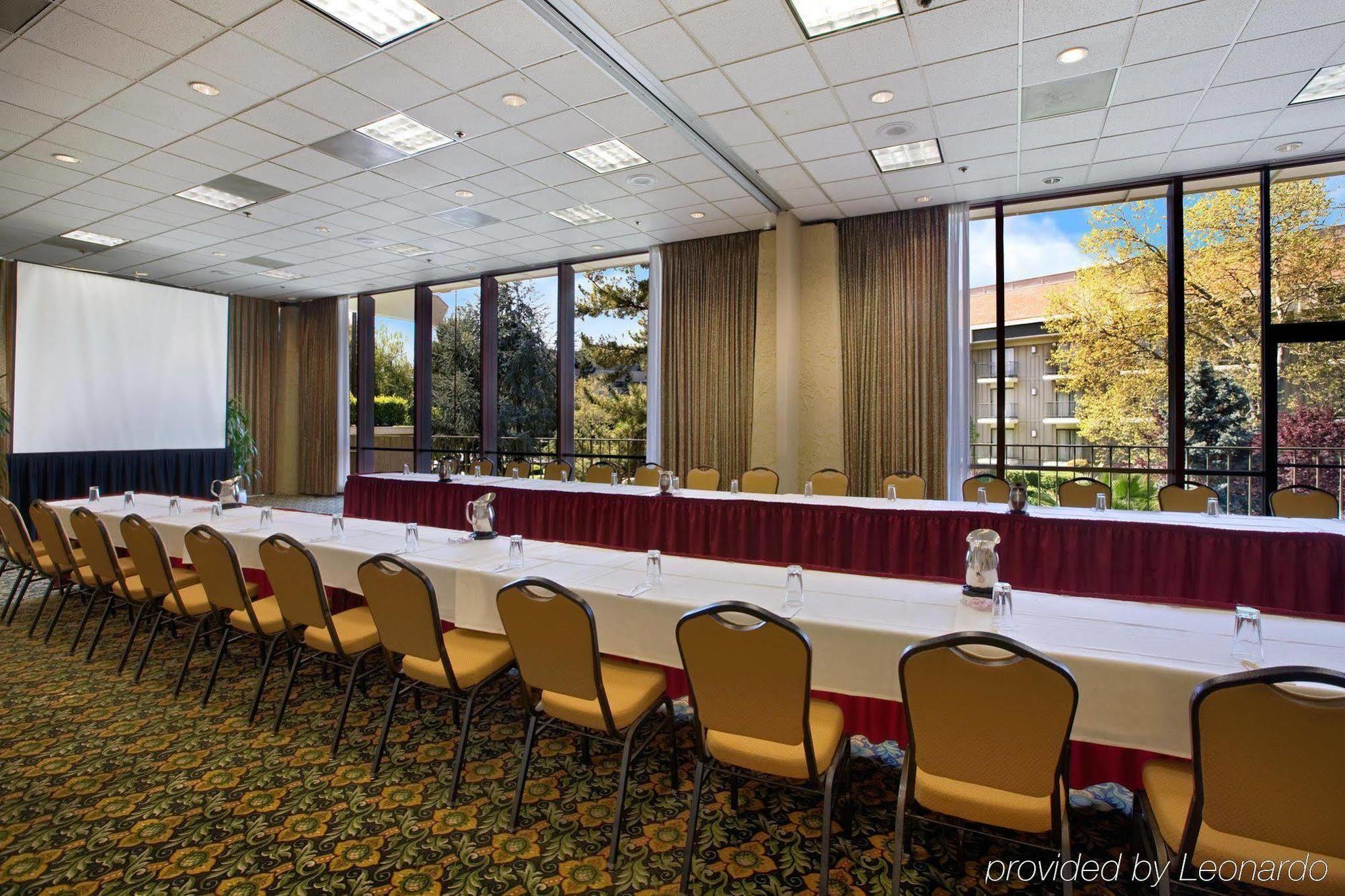 Hotel Doubletree By Hilton Sacramento Facilités photo